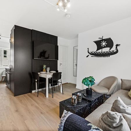 Homerentals Apartments - Behind Bryggen & Historic Cobblestone Streets - 2 Floor Renovated From February 2025 Берген Екстер'єр фото