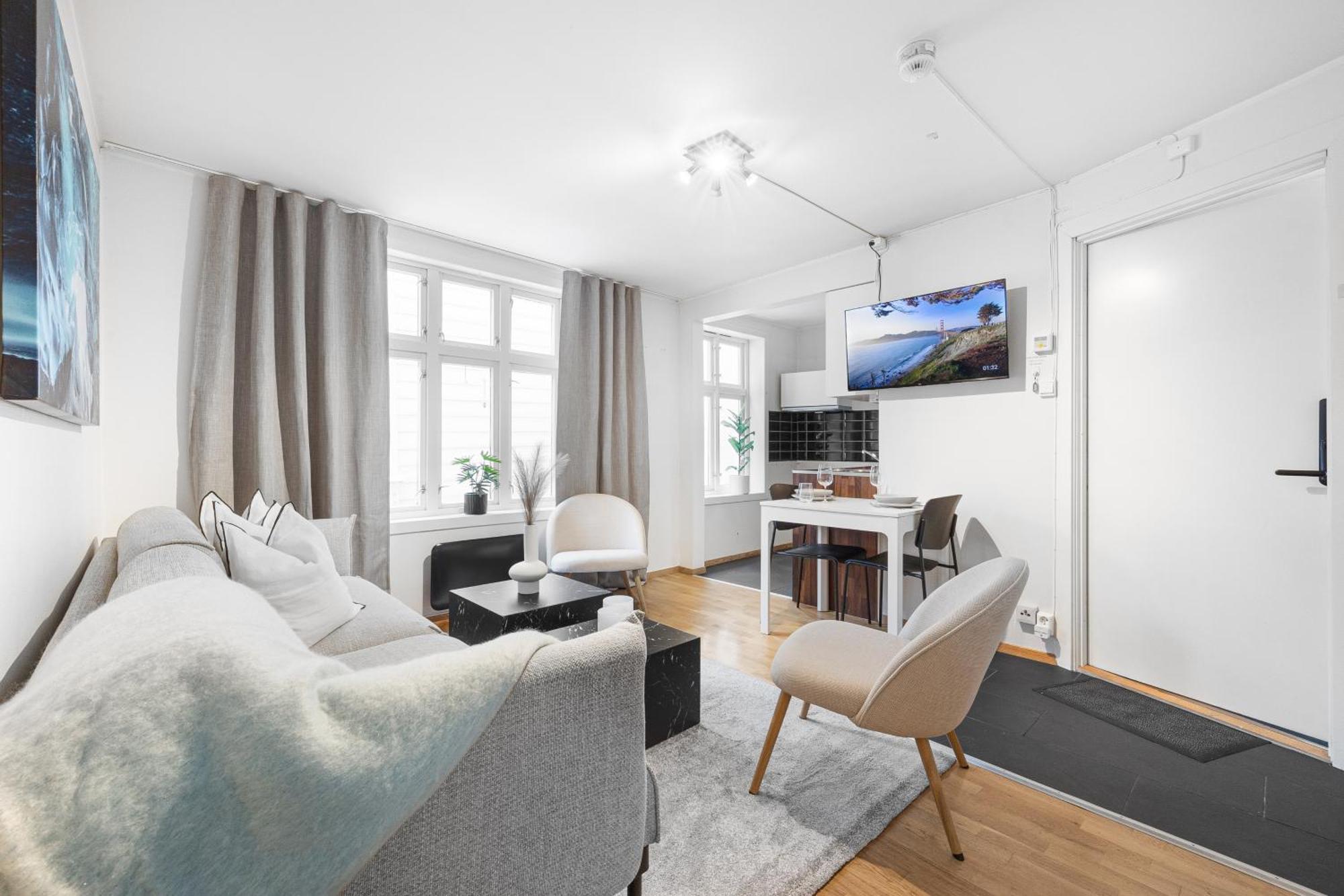 Homerentals Apartments - Behind Bryggen & Historic Cobblestone Streets - 2 Floor Renovated From February 2025 Берген Екстер'єр фото